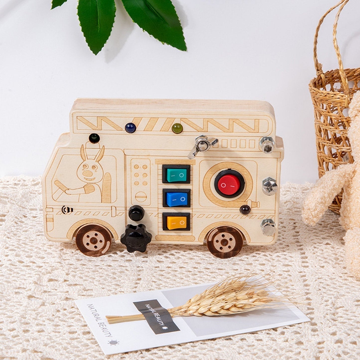 Tableau Montessori - BusyBoardCircuit™ - Camion de pompier - Bébé veut tout