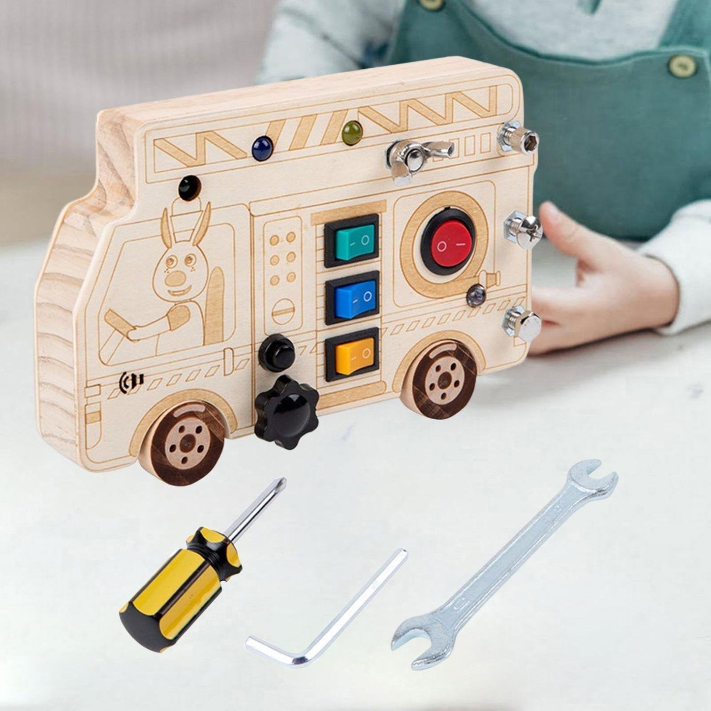 Tableau Montessori - BusyBoardCircuit™ - Camion de pompier - Bébé veut tout